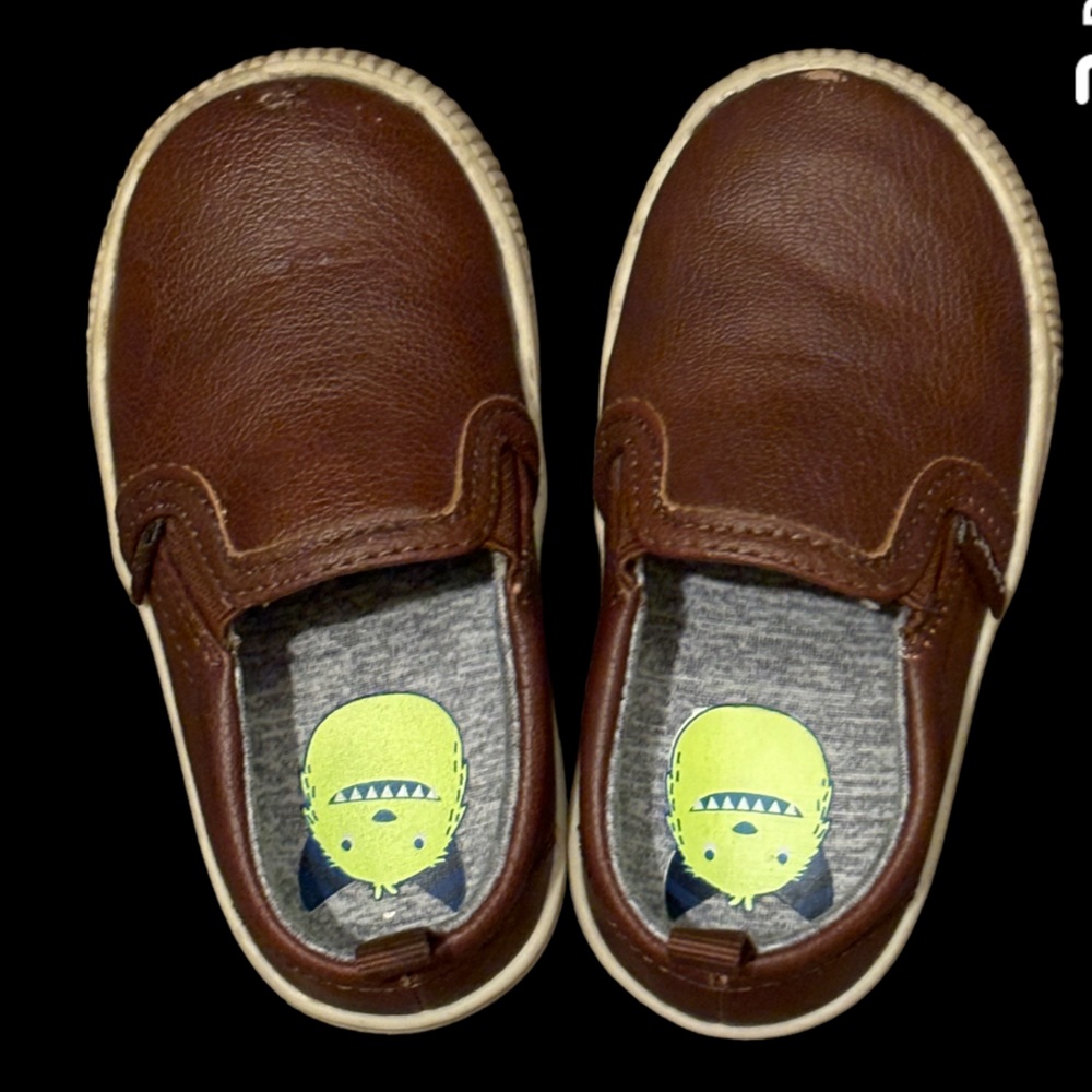 Carter’s boys Ricky Slip-On shoe 💙